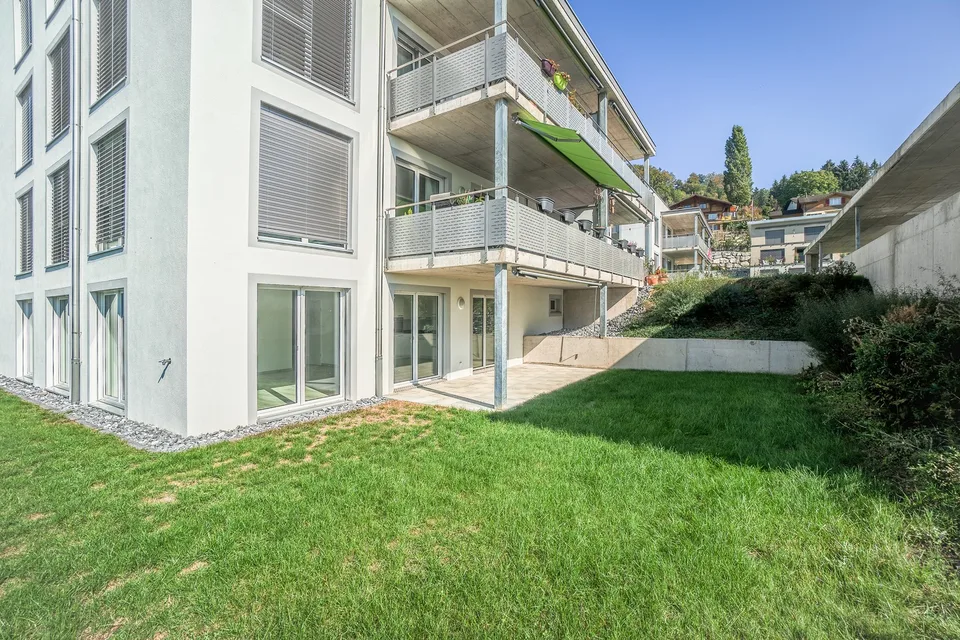 Grosszügige und helle 4.5-Zimmerwohnung mit grossem Gartensitzplatz in Altwis