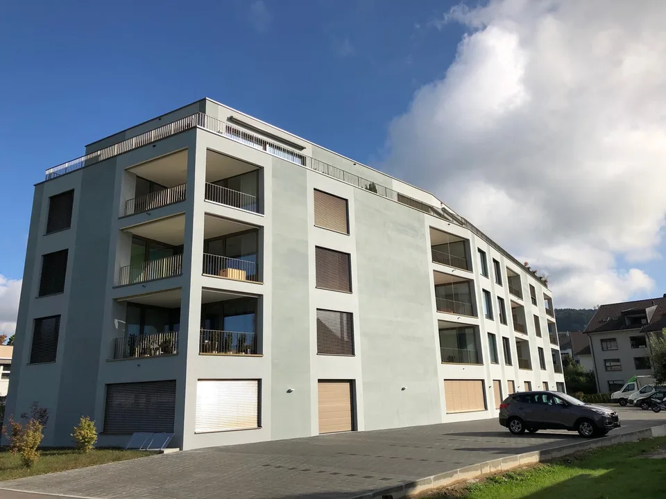 Gewerbe- Büro- oder Lagerraum mit direkter Zufahrt an zentraler Lage