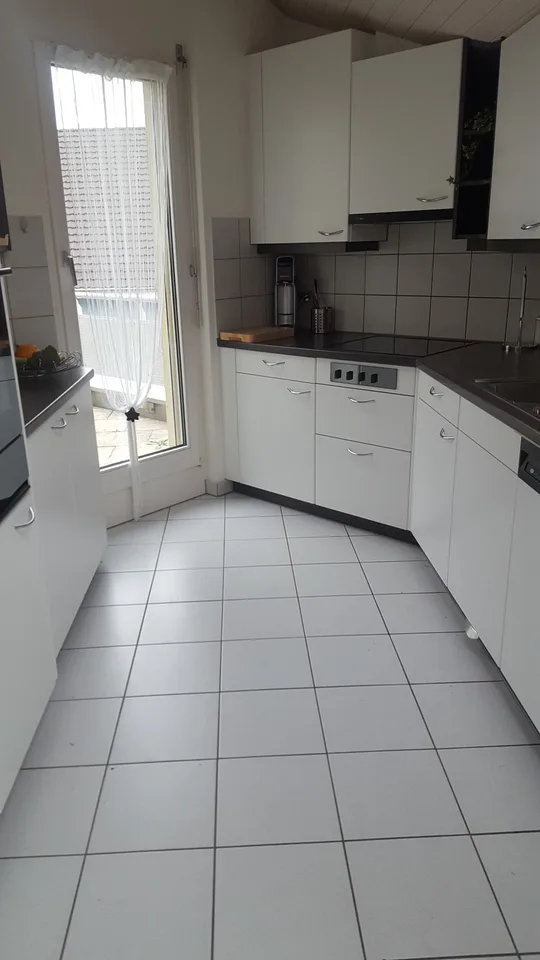 Heimelige, helle und zentrale Maisonette- Attika Wohnung