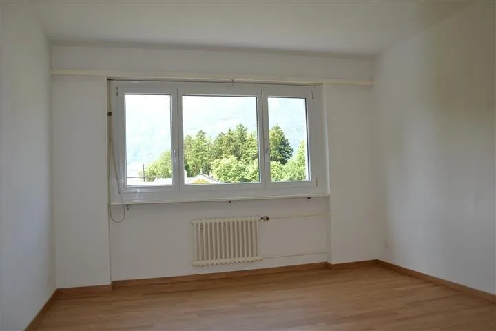 Grosszügige 4.5 Zimmer-Wohnung mit Balkon in Bürglen