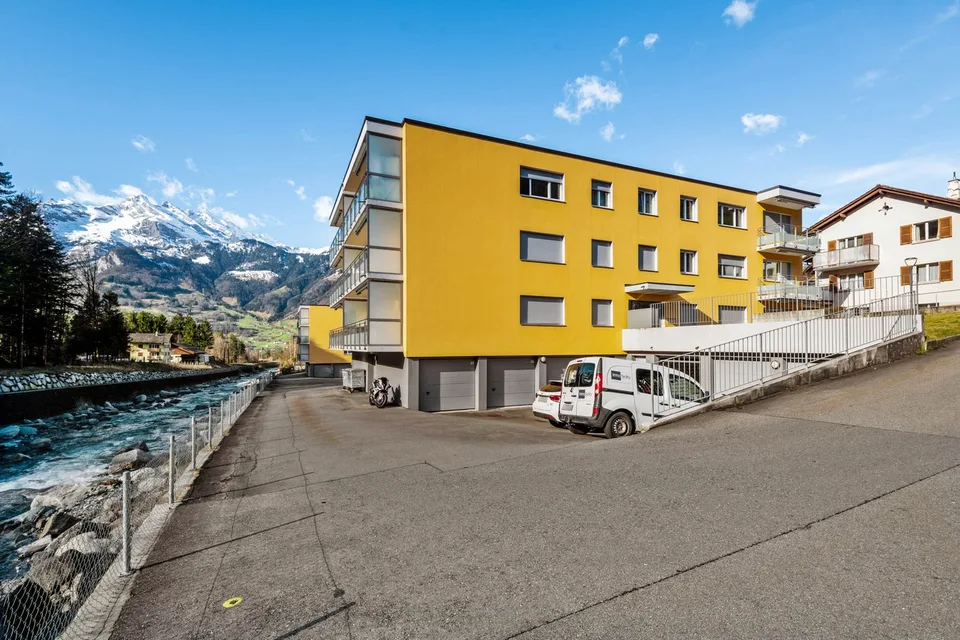 Grosszügige 4.5 Zimmer-Wohnung mit Balkon in Bürglen