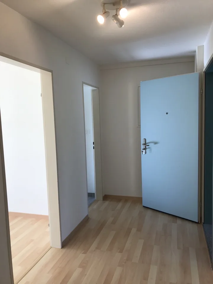 Sonnige und lichtdurchflutete 3.5-Zimmer-Wohnung im obersten Stockwerk