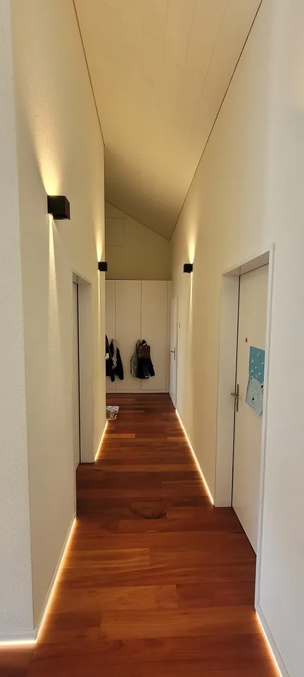 Helles WG-Zimmer in 4.5-Zimmer-Dachwohnung in ruhiger, grüner Umgebung