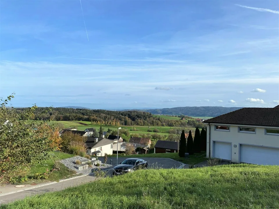 Exklusive Parzelle mit Weitsicht an gut besonnter Hanglage