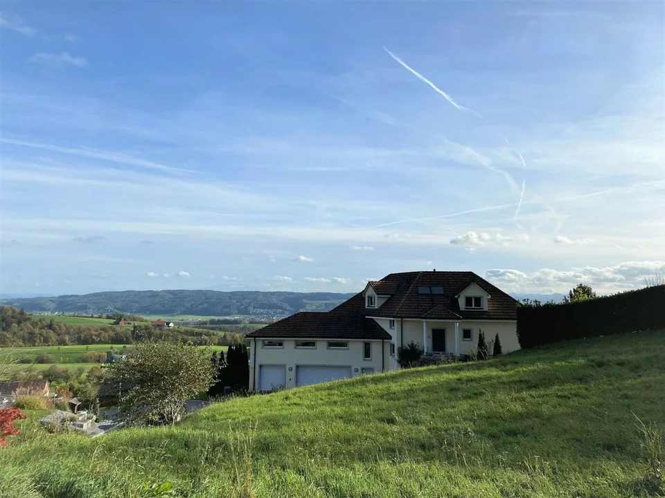 Exklusive Parzelle mit Weitsicht an gut besonnter Hanglage