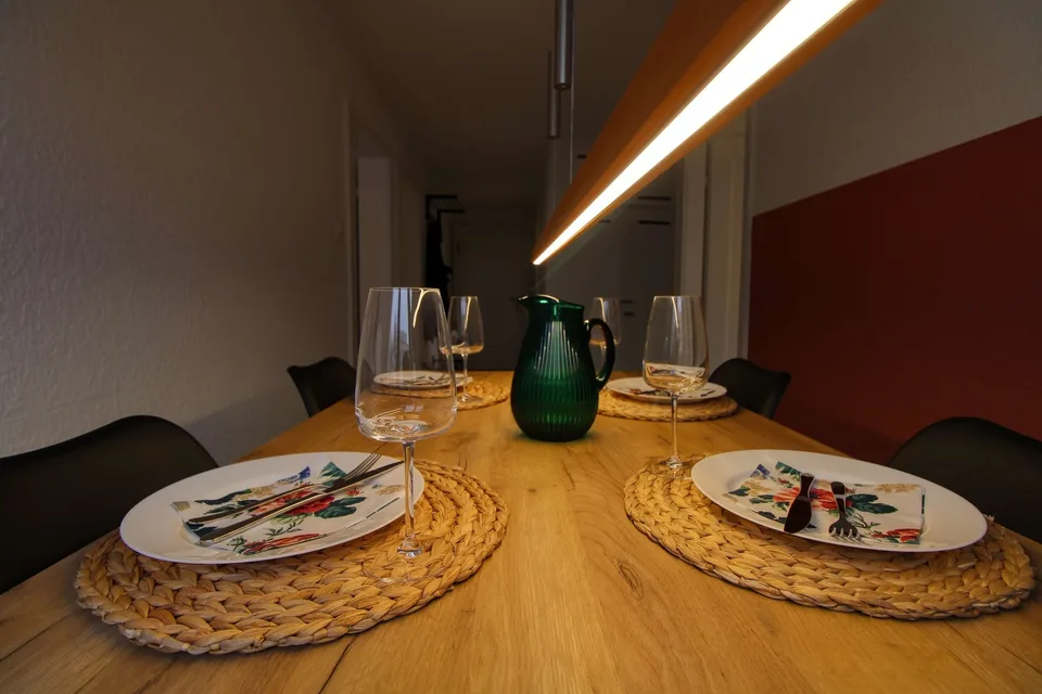 Furnished room in modernised apartment in a top location