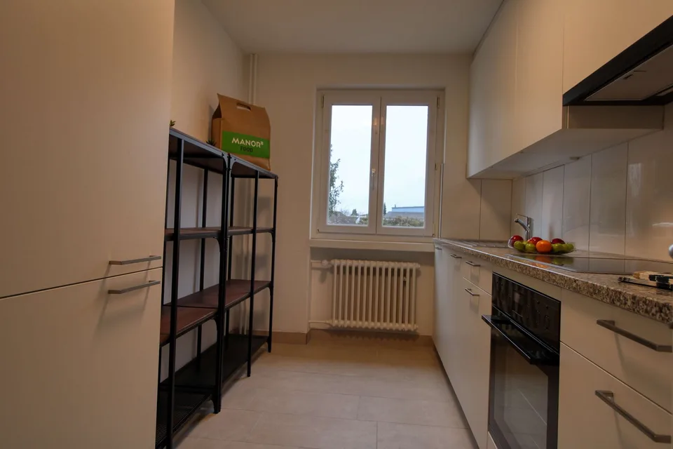 Furnished room in modernised apartment in a top location