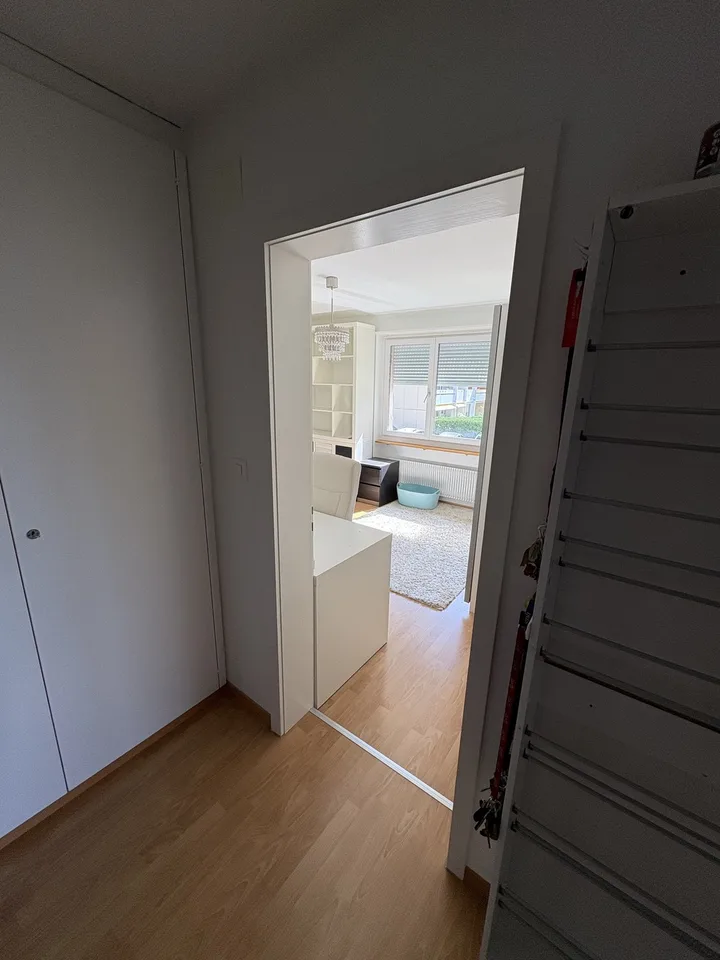 Large Furnished Room in Kloten – Available from Mid-October 🏠