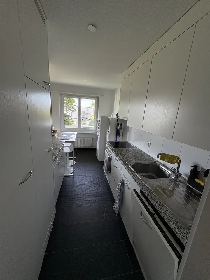 Large Furnished Room in Kloten – Available from Mid-October 🏠
