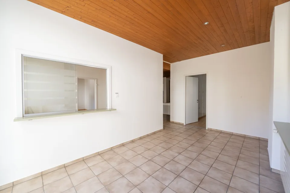 Büro-/Atelierraum im Enge-Quartier zu vermieten