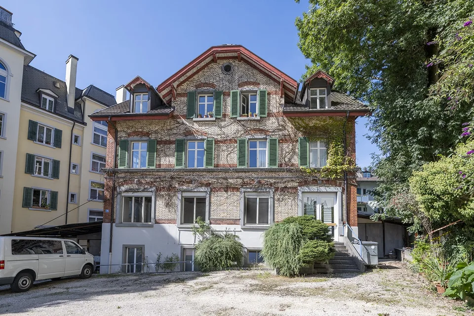 Büro-/Atelierraum im Enge-Quartier zu vermieten