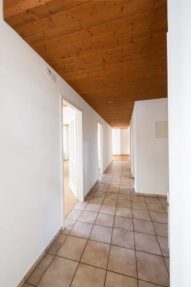 Büro-/Atelierraum im Enge-Quartier zu vermieten