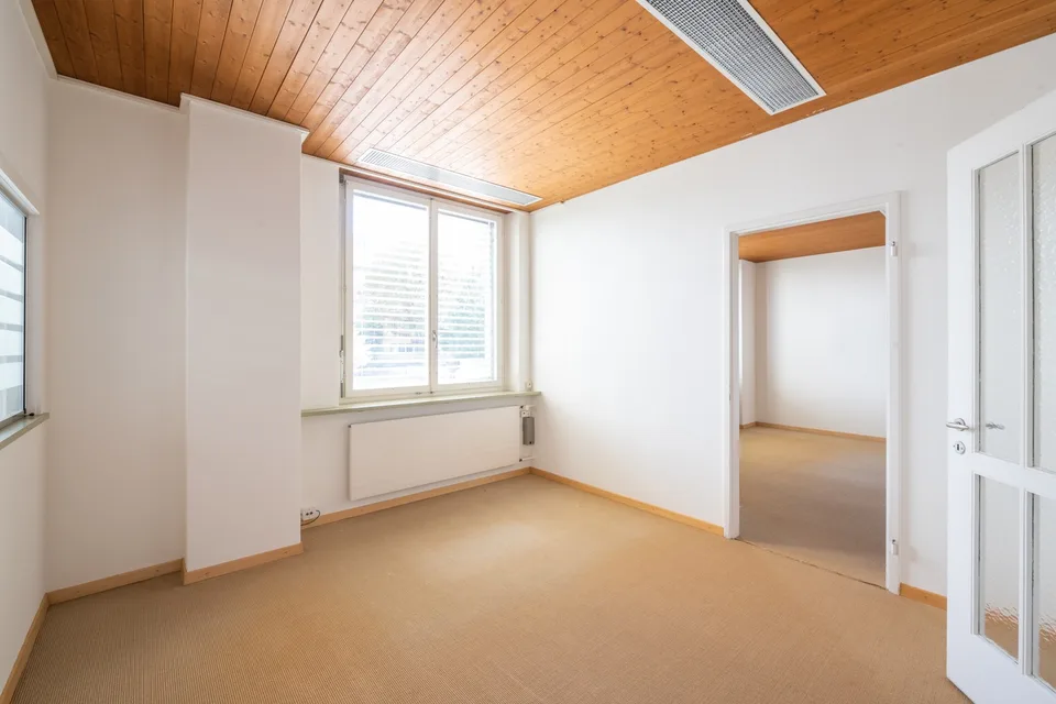 Büro-/Atelierraum im Enge-Quartier zu vermieten