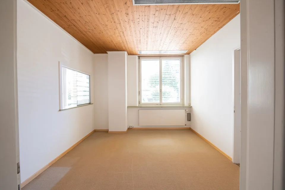 Büro-/Atelierraum im Enge-Quartier zu vermieten
