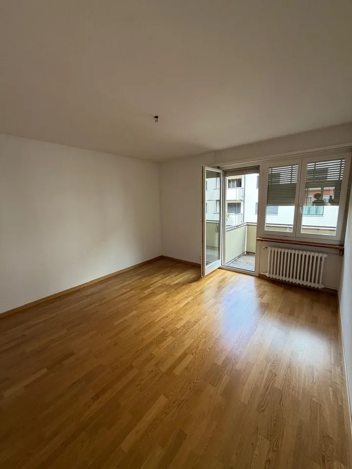2 Zimmer WG mitten in Zürich-Wiedikon