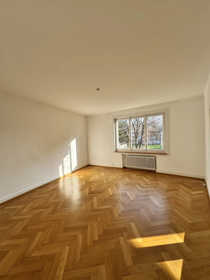 Grosse 4er WG-Zimmer nahe Kreuzplatz | Mitten in Zürich, inkl Balkon