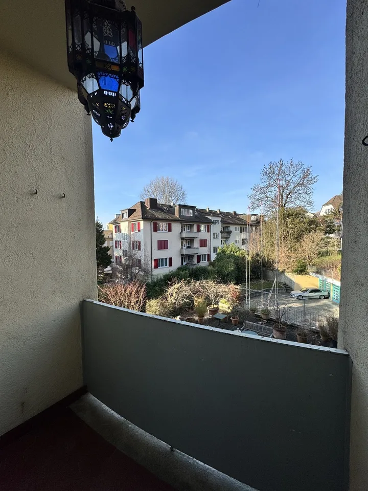 Grosse 4er WG-Zimmer nahe Kreuzplatz | Mitten in Zürich, inkl Balkon