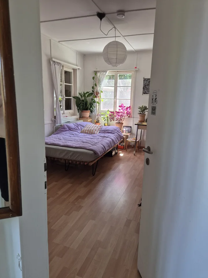 Schönes helles Zimmer im EG
