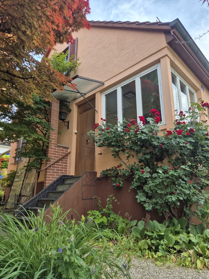 Schönes helles Zimmer im EG