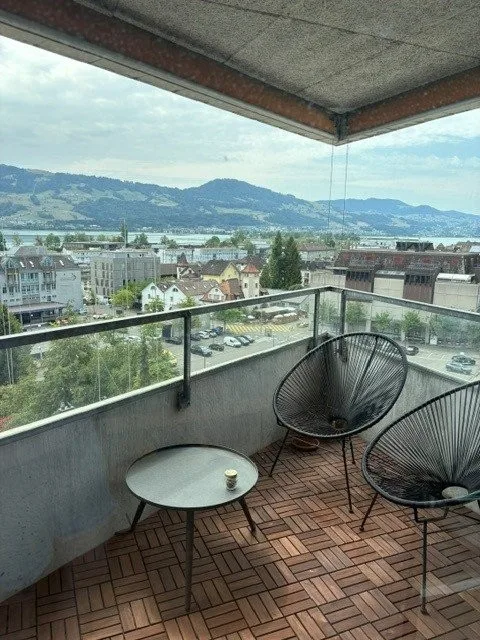 Zentrale und moderne 2-Zimmerwohnung mit schöner Aussicht zu vermieten