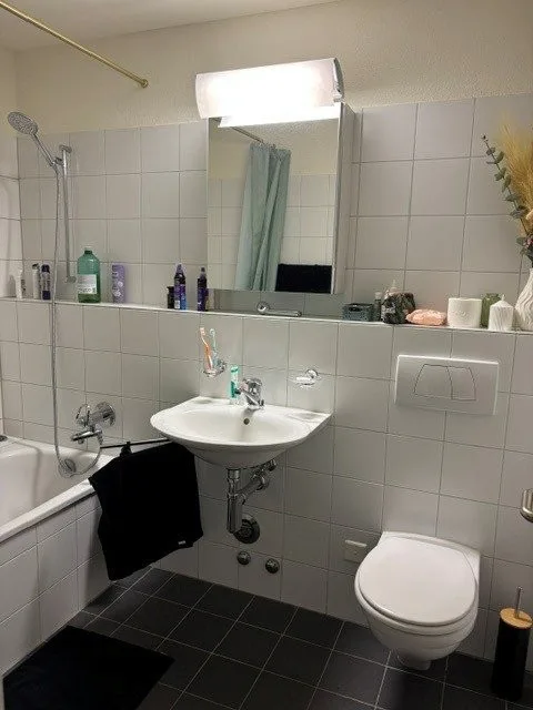 Zentrale und moderne 2-Zimmerwohnung mit schöner Aussicht zu vermieten