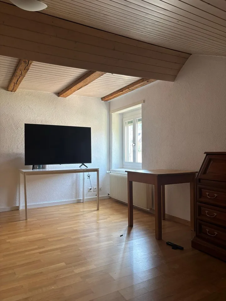 Charmante 2.5-Zimmer-Wohnung im 3. OG an ruhiger Lage in Hinteregg