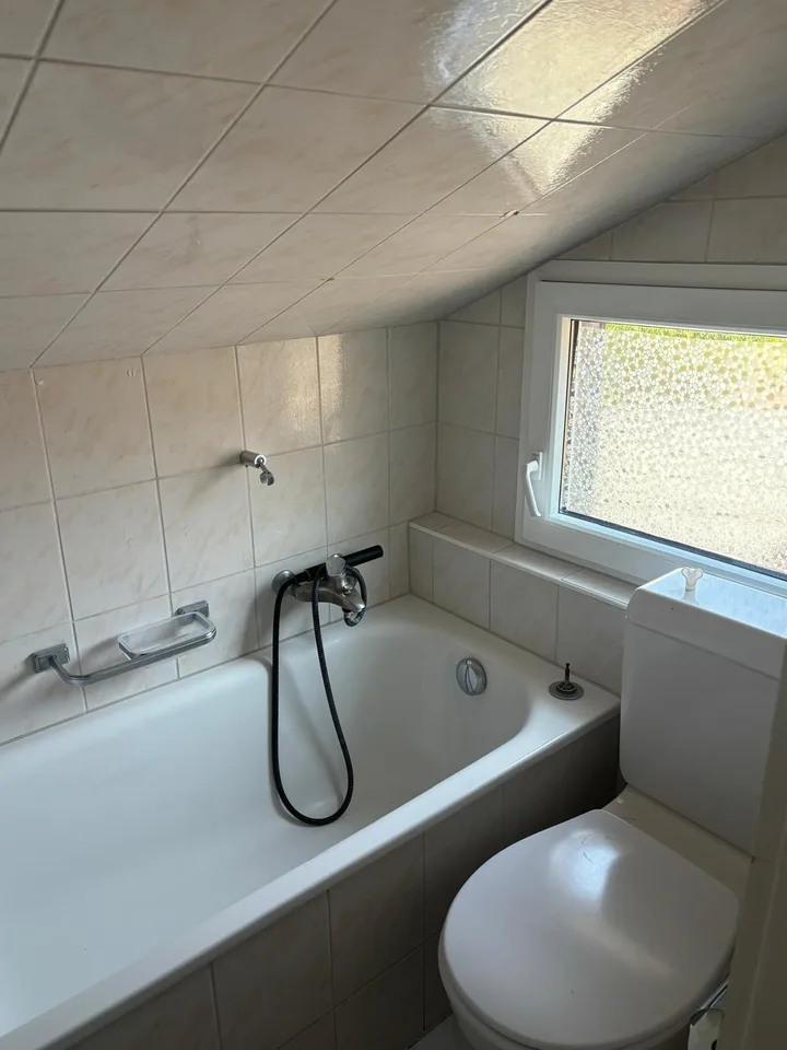 Charmante 2.5-Zimmer-Wohnung im 3. OG an ruhiger Lage in Hinteregg