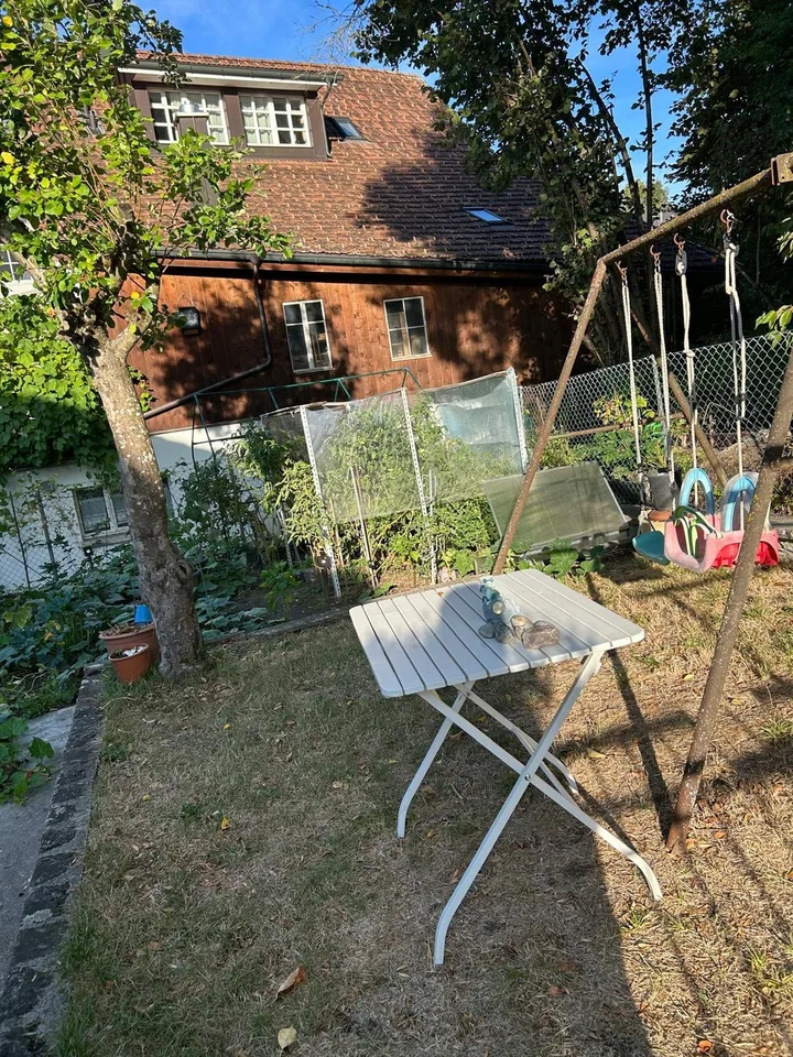 Charmante 2.5-Zimmer-Wohnung im 3. OG an ruhiger Lage in Hinteregg