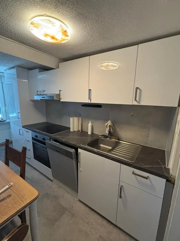 Charmante 2.5-Zimmer-Wohnung im 3. OG an ruhiger Lage in Hinteregg