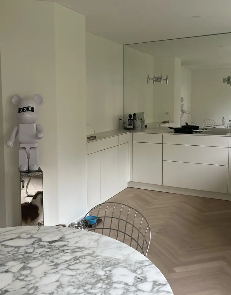 Sanierte 2,5-Zimmer-Wohnung in Erlenbach-Winkel mit Teilseesicht und Tiefgaragenplätze