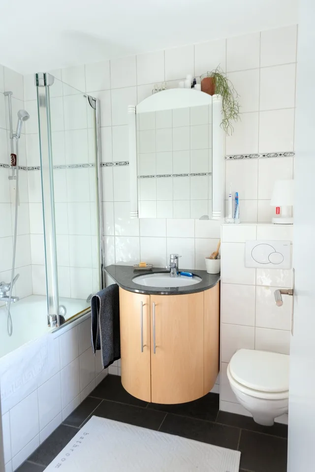 Helle und ruhig gelegene 4½-Zimmer-Wohnung mit Balkon und Einstellhallenplatz
