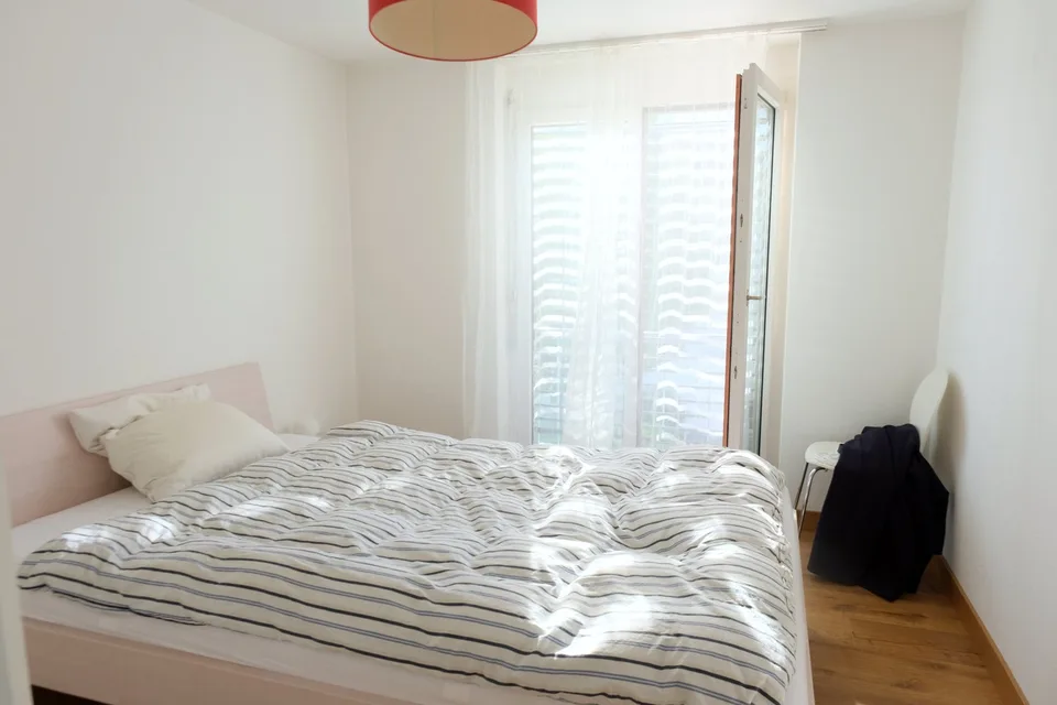 Helle und ruhig gelegene 4½-Zimmer-Wohnung mit Balkon und Einstellhallenplatz