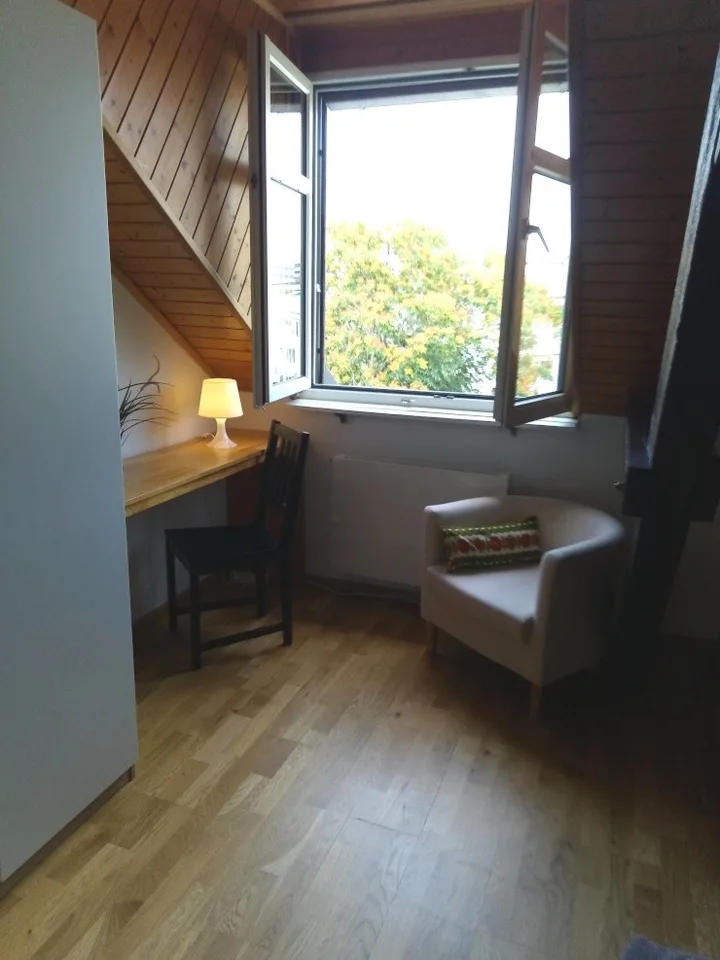 Nähe ÖV - Hübsches möbliertes Zimmer mit Doppelbett in Basel