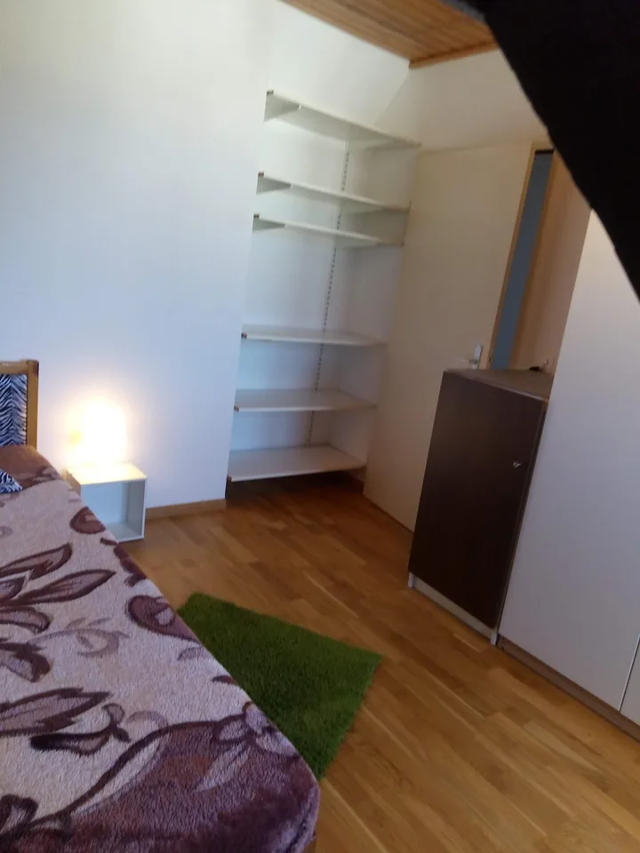 Nähe ÖV - Hübsches möbliertes Zimmer mit Doppelbett in Basel