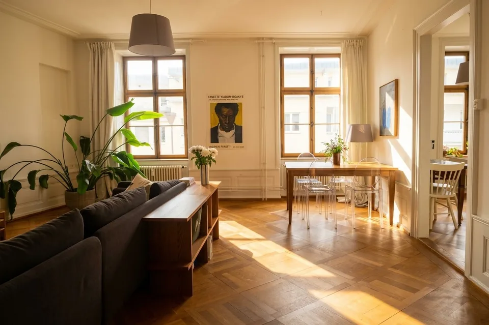 Charmante 3.5-Zimmer-Altbauwohnung – hell, möbliert & nahe Bahnhof