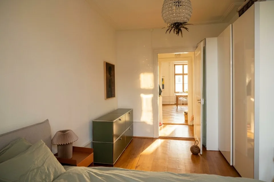 Charmante 3.5-Zimmer-Altbauwohnung – hell, möbliert & nahe Bahnhof