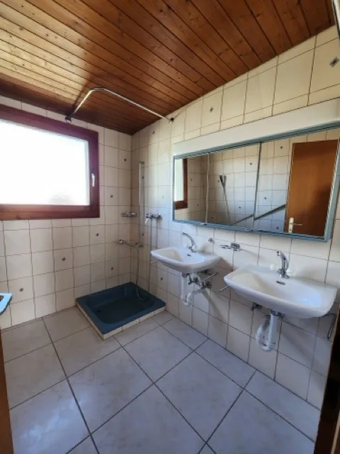 Platz zum Leben – 5-Zimmer-Haus mit Garten in Studen