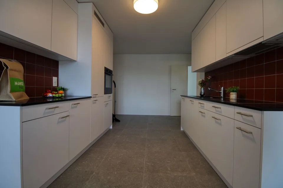 Appartement vivant spacieux à Crissier avec balcon privé