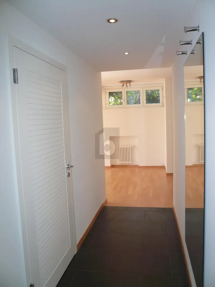 2.5 Zimmer Etagenwohnung in Zürich – Foto 3 von 12