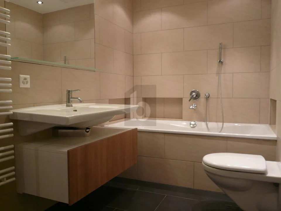 2.5 Zimmer Etagenwohnung in Zürich – Foto 2 von 12