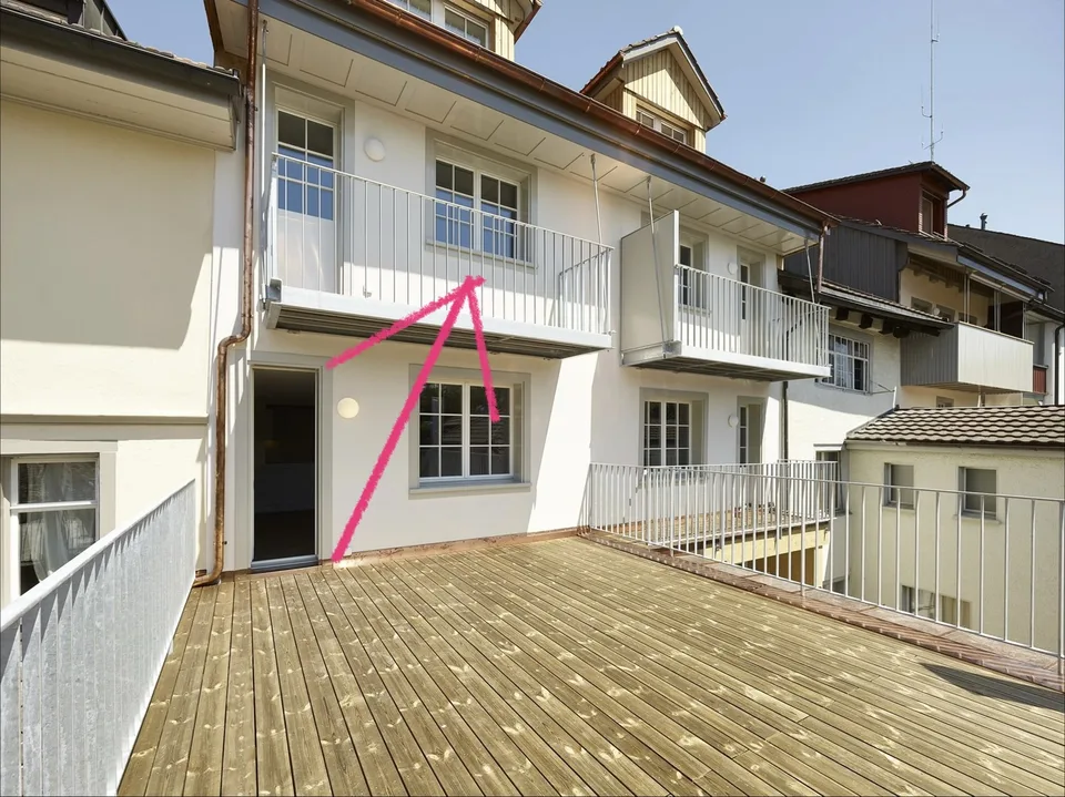Charming old-building apartment with balcony