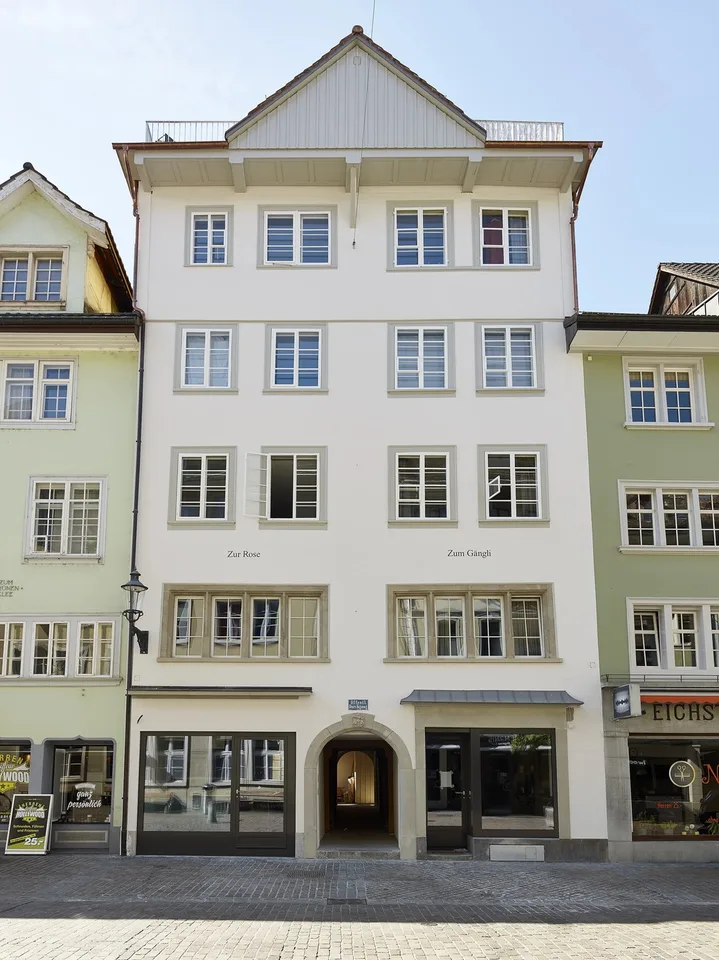 Charming old-building apartment with balcony