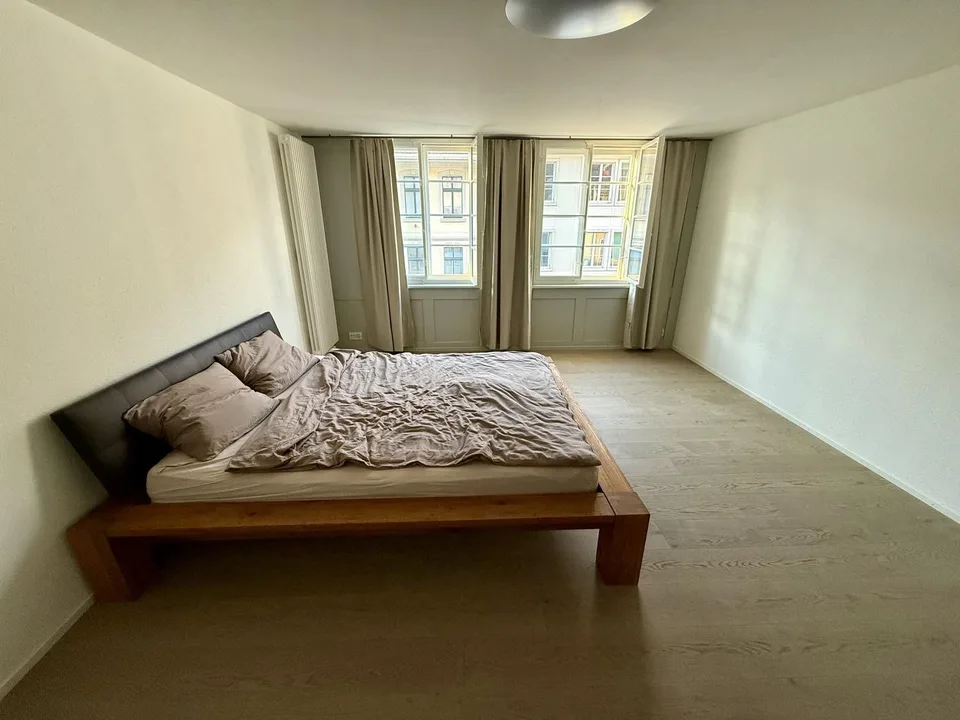 Charming old-building apartment with balcony