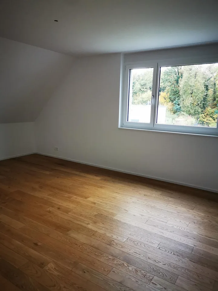 Neubau mit Galerie direkt neben Naturschutzgebiet