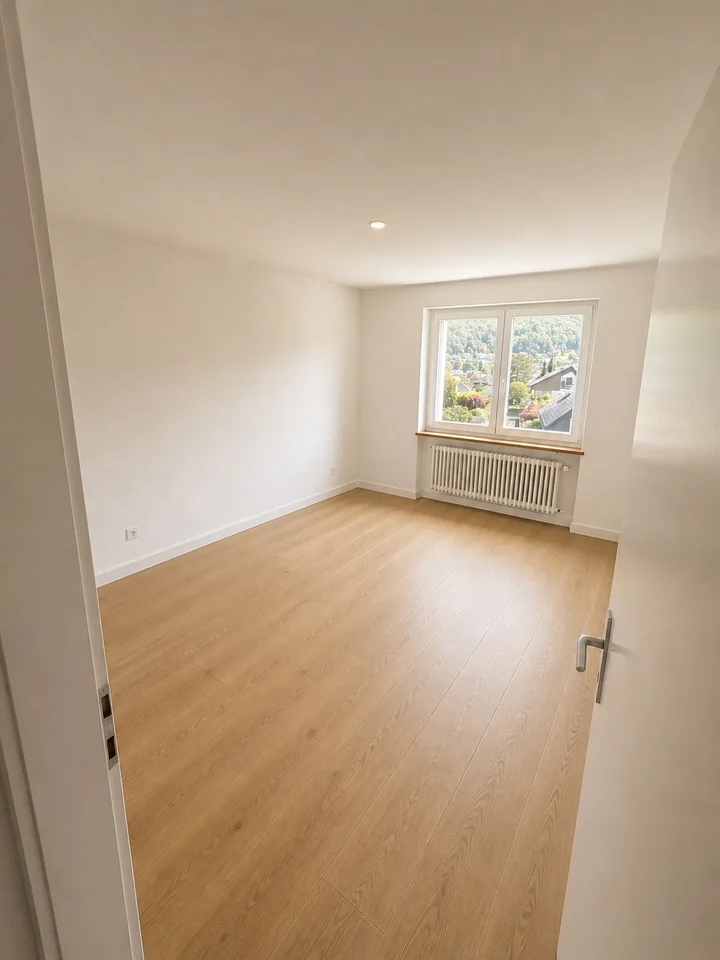 Renovated 3.5-room attic apartment with 38 m² terrace