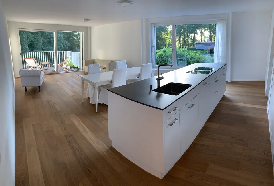 Helle 4.5‑Zimmer‑Wohnung im Minergie‑Standard mit Blick auf den Rossbach‑Wald – Herrliberg Goldküste