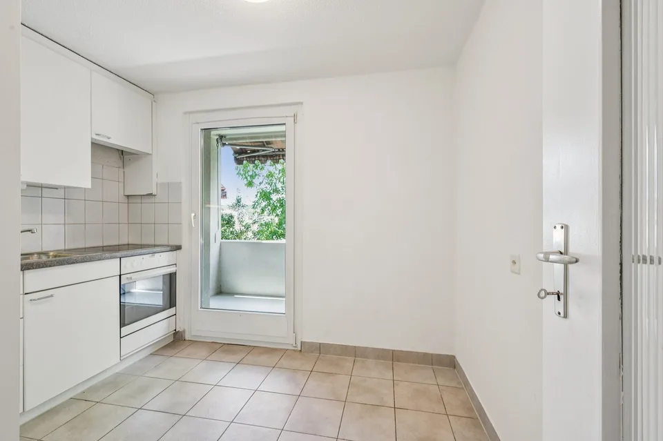 Helle und gepflegte Wohnung mit Balkon