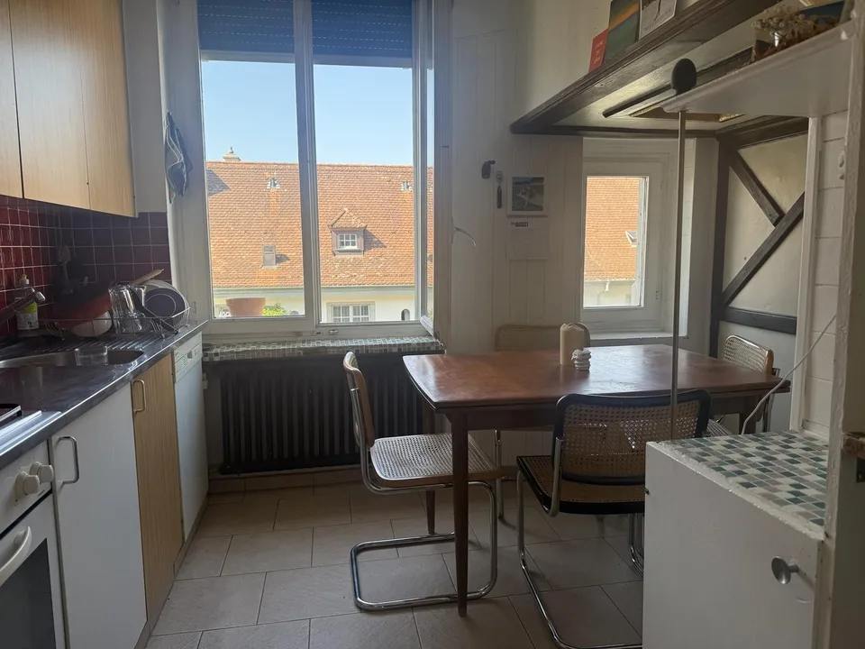 Weekday Room Available | MondayFriday Only | 20 m² with Private Balcony | Zurich District 3 | CHF 900/month (Utilities Included)