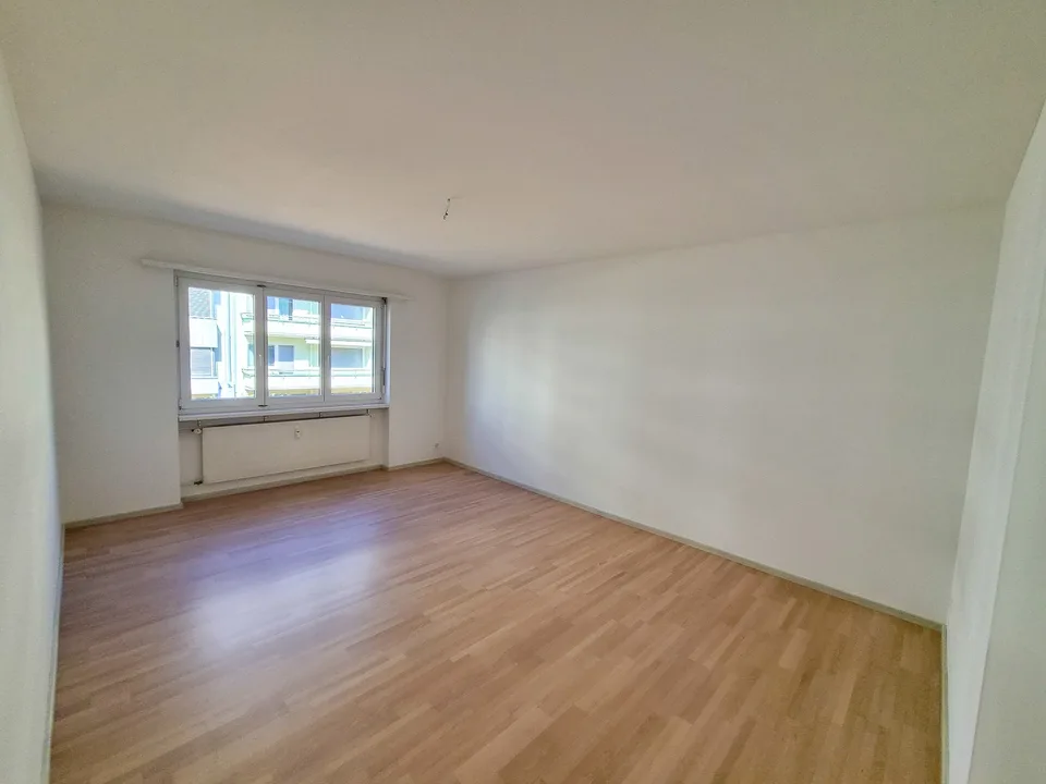 Erstvermietung: 107 m² auf 3.5 Zimmer am Zolli komplett renoviert, 2 Balkone und Wintergarten
