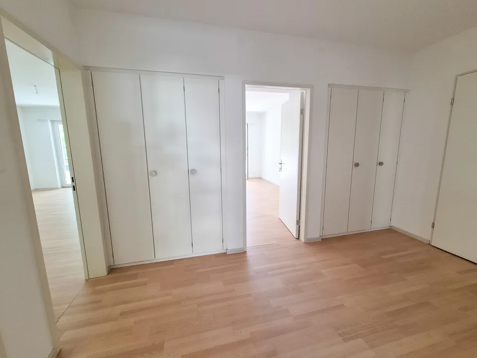 Erstvermietung: 107 m² auf 3.5 Zimmer am Zolli komplett renoviert, 2 Balkone und Wintergarten